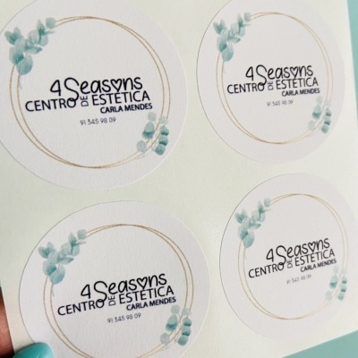 Autocolantes Circulares personalizados com o seu Logotipo | Matte