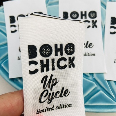 Etiquetas Alta Definição | MATTE | 4 cm Largura | Planas | Logo Vertical Etiquetas Alta Definição | MATTE | 4 cm Largura | Planas | Logo Vertical