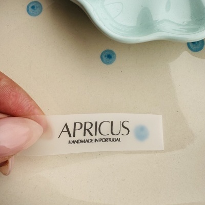 Etiquetas Monocromáticas | Silicone | 1,5cm largura | Logo Horizontal | Impressas a Preto Etiquetas Monocromáticas | Silicone | 1,5cm largura | Logo Horizontal | Impressas a Preto