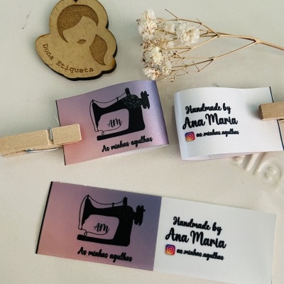 Etiquetas Alta Definição | 3 cm Largura | Dobradas | Logótipo Vertical | Glossy