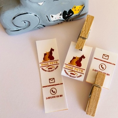 Etiquetas Alta Definição | Glossy | 2 cm largura | Dobradas Etiquetas Alta Definição | Glossy | 2 cm largura | Dobradas