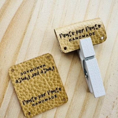 Etiquetas Napa várias cores | Dobradas | Logo Horizontal