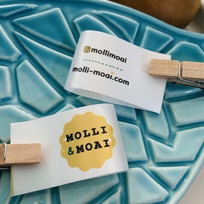 Etiquetas Alta Definição | Glossy | 2,5 cm Largura | Dobradas | Logótipo Vertical