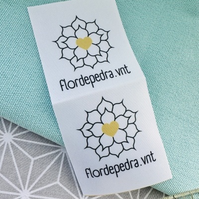 Etiquetas Alta Definição | MATTE | 5 cm Largura | Dobradas | Logo Horizontal | 25 unidades Etiquetas Alta Definição | MATTE | 5 cm Largura | Dobradas | Logo Horizontal | 25 unidades