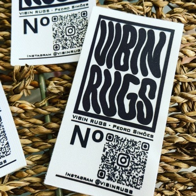 Etiquetas Alta Definição | Glossy | 4 cm Largura | Planas | Logo Vertical