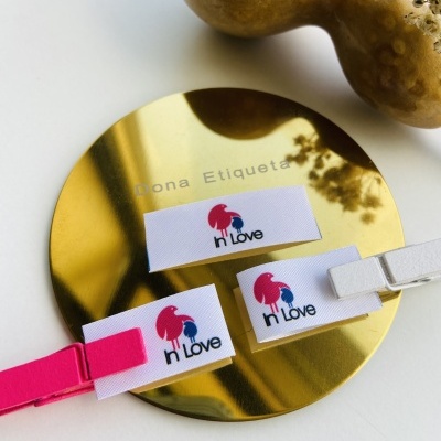 Etiquetas Alta Definição | MATTE | 1,5 cm largura | Dobradas | Logo Vertical