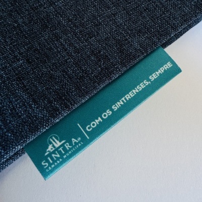 Alta Definição | 6 cm Largura | Dobradas | Logo Vertical | 25 uni. | Glossy