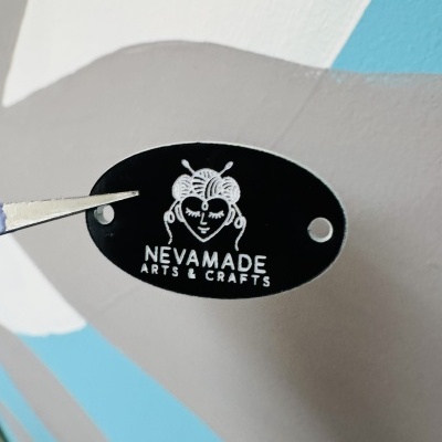 Etiquetas em Trafolite Preto / Branco  1,6 mm | Largura máxima 3 cm | Personalizáveis | Ovais