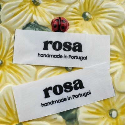 Etiquetas Alta Definição | 2,5cm Largura | Planas | Logo Horizontal | MATTE