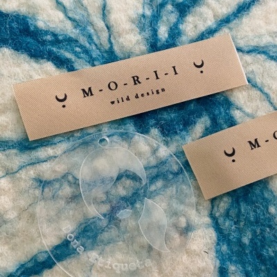 Etiquetas Alta Definição | MATTE | 2 cm Largura | Planas | Logo Horizontal Etiquetas Alta Definição | MATTE | 2 cm Largura | Planas | Logo Horizontal