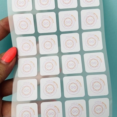 Etiquetas TermoAderentes || Quadradas  || Logotipos || 2 x 2 cm