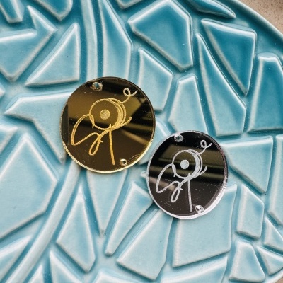 Etiquetas em Acrílico Dourado ou Prateado 1,2 mm | Personalizáveis | Circulares