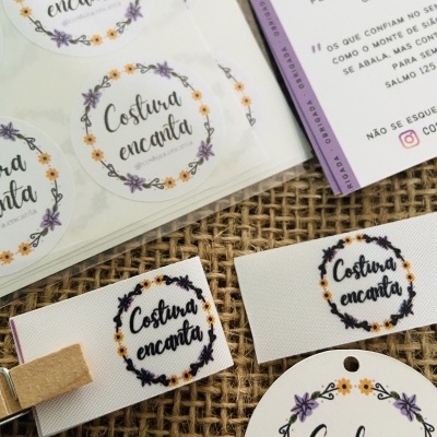 Etiquetas Alta Definição | MATTE | 2 cm Largura | Dobráveis  | Logo Vertical