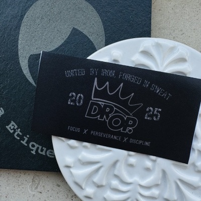 Etiquetas Alta Definição | Glossy |  4 cm Largura | Planas | Logo Horizontal