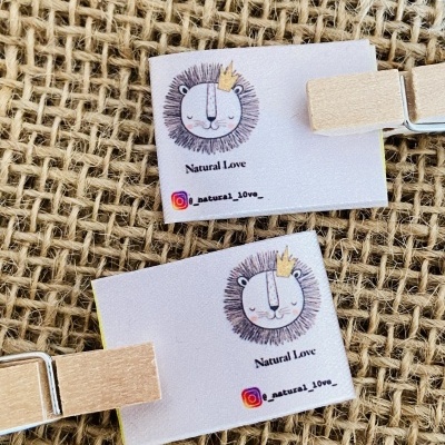 Etiquetas Alta Definição | Glossy | Várias Larguras | Dobradas | Logo na Vertical