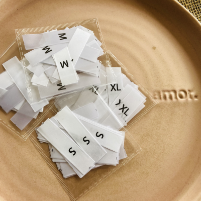 Pack de Etiquetas Monocromáticas | 1,5 cm largura | Dobradas | Tamanhos