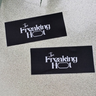 Etiquetas Alta Definição | MATTE | 2 cm Largura | Planas | Logo Horizontal Etiquetas Alta Definição | MATTE | 2 cm Largura | Planas | Logo Horizontal