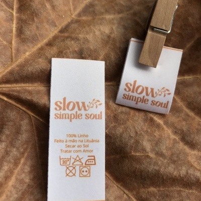 Etiquetas Alta Definição | 2 cm largura | Dobradas | Logo Horizontal | Glossy