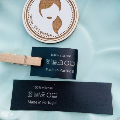 Etiquetas Alta Definição | Glossy | 3 cm Largura | Dobradas |  Instruções Lavagem