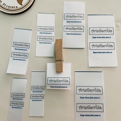 Etiquetas Alta Definição | 8 unidades | Dobradas | Várias Medidas | Etiquetas de Amostra