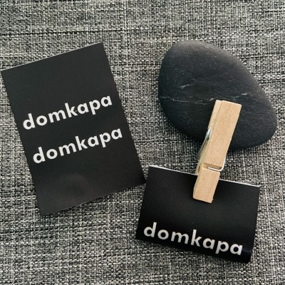 Etiquetas Alta Definição | 4cm largura | Dobradas | Logotipo Horizontal | Glossy