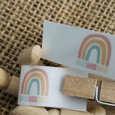 Etiquetas Alta Definição | Glossy | 1,5 cm Largura | Dobradas | Logotipo Vertical