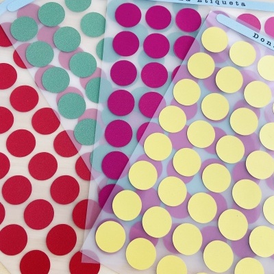 Etiquetas TermoAderentes || Circulares  || Cores || Marca meias e roupa interior || 1,5 cm