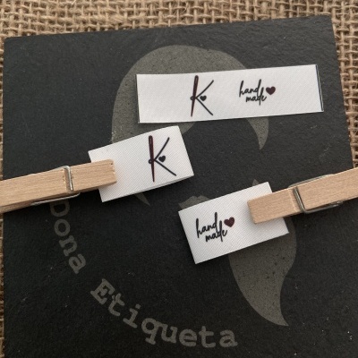 Etiquetas Alta Definição | MATTE | 1,5 cm largura | Dobradas | Logo Vertical