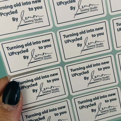 Etiquetas TermoAderentes || Retangulares  || Logotipos || MARCAS || 4 x 2,5 cm