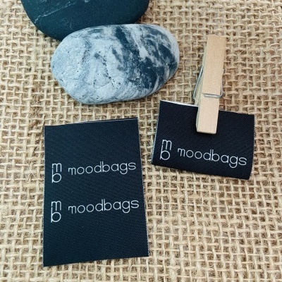 Etiquetas Alta Definição | MATTE | 3,5cm Largura |  Dobradas | Logo Horizontal