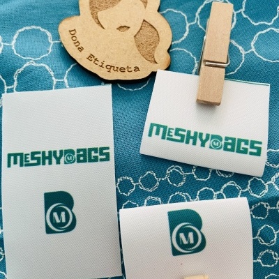 Etiquetas Alta Definição | MATTE | 3,5cm Largura |  Dobradas | Logo Horizontal