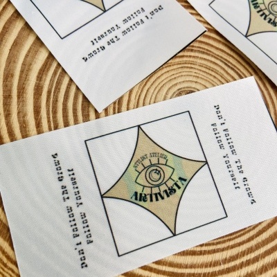 Etiquetas Alta Definição |  4cm Largura | Planas | Logo Horizontal | Glossy