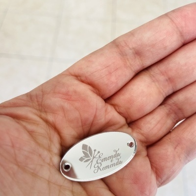 Etiquetas em Acrílico Prateadas  1,2 mm | Largura máxima 3 cm | Personalizáveis | Ovais