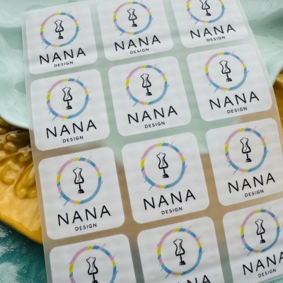 Etiquetas TermoAderentes || Quadradas  || Logotipos || MARCAS || 2,5 x 2,5 cm