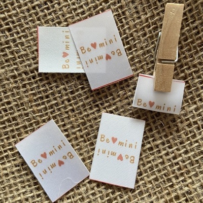 Etiquetas Alta Definição | Glossy | 2 cm largura | Dobradas Etiquetas Alta Definição | Glossy | 2 cm largura | Dobradas