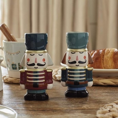 KitchenCraft Nutcracker Collection - Saleiro e Pimenteiro