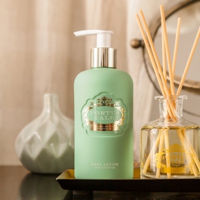 Castelbel Portus Cale White Crane Body Lotion 300ml Castelbel Portus Cale White Crane Body Lotion 300ml