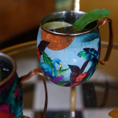 Mikasa x Sarah Arnett Caneca Moscow Mule de aço inox 450 ml, Flamingo