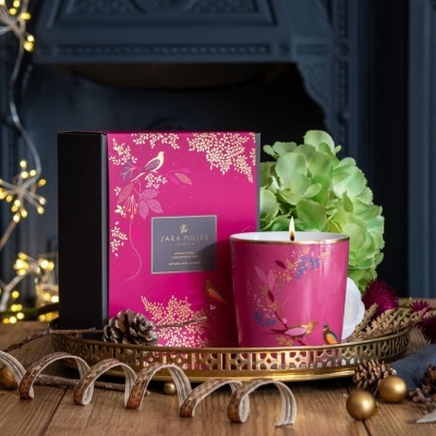 Vela  Sara Miller  - Sândalo, Cardamomo e Oud