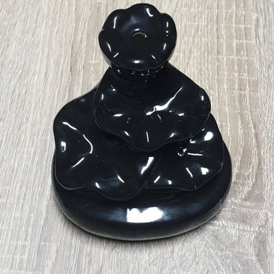 Fonte para incenso em cone