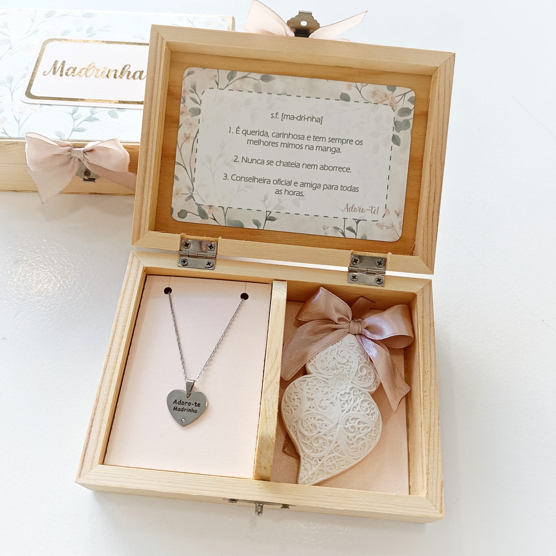Caixa Madrinha com colar Caixa Madrinha com colar