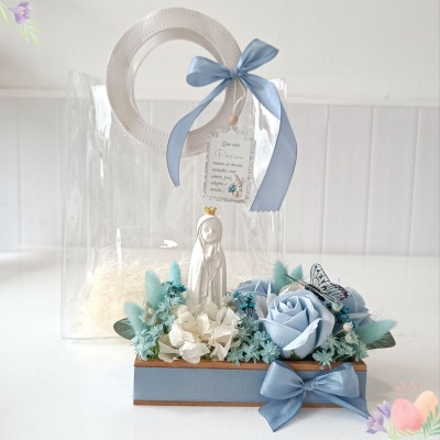 Arranjo de Flores com Sra de Fátima Arranjo de Flores com Sra de Fátima