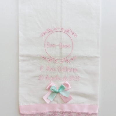 https://www.ensinarteatelier.com/product/conjunto-de-batismo-caixa-impressa-e-renda