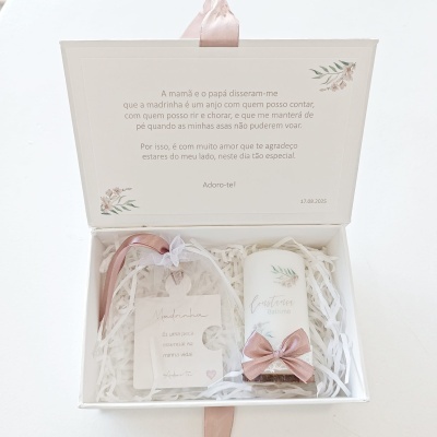https://www.ensinarteatelier.com/product/caixa-padrinho-madrinha-floral