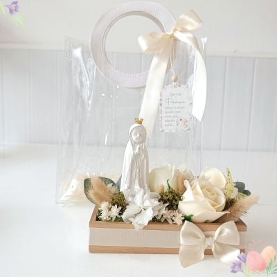 Arranjo de Flores com Sra de Fátima Arranjo de Flores com Sra de Fátima