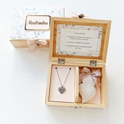 https://www.ensinarteatelier.com/product/caixa-madrinha-com-colar