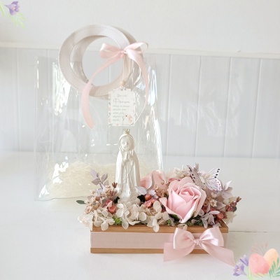 Arranjo de Flores com Sra de Fátima Arranjo de Flores com Sra de Fátima