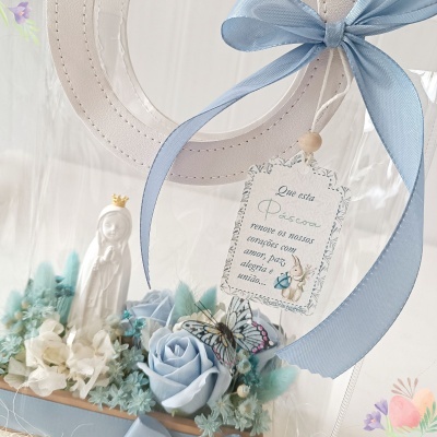 Arranjo de Flores com Sra de Fátima Arranjo de Flores com Sra de Fátima