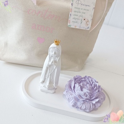 Sra de Fátima com peónia Sra de Fátima com peónia