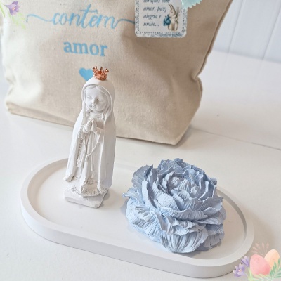 Sra de Fátima com peónia Sra de Fátima com peónia